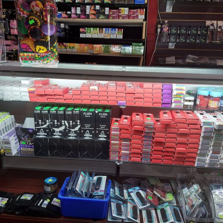 Live Oak Smoke Shop 768x768