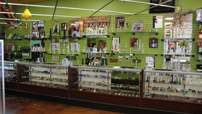 Retro Revolution Dallas Smoke Shop