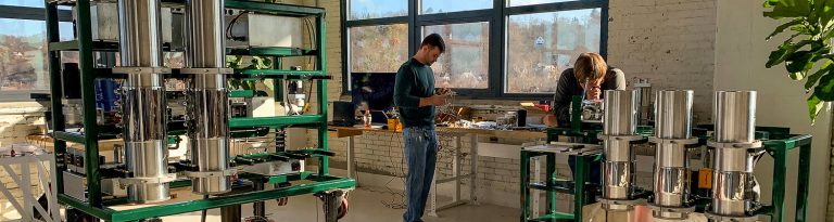 assembling banner 768x205