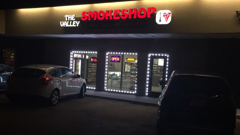 the valley smoke shop 768x433