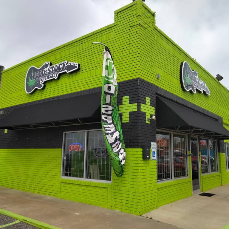 WeedzStock Dispensary 768x768